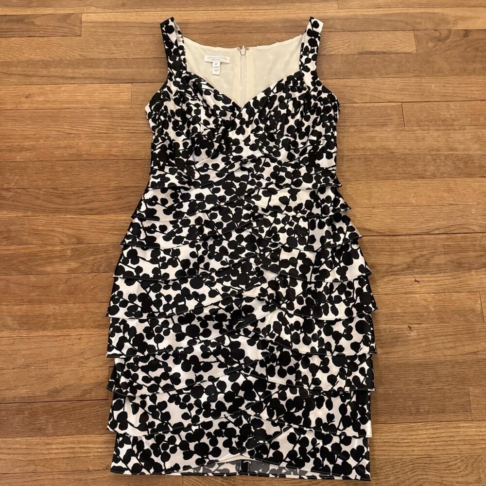 London Times black white sleeveless tiered knee length sheath dress size 8P
b21